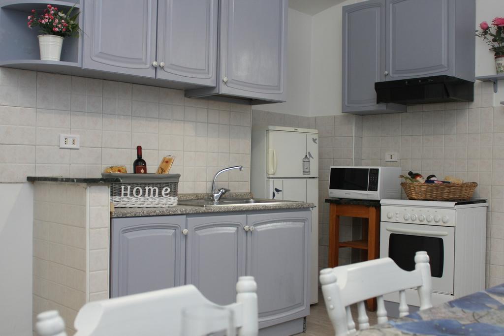 Large Apartment In San Paolo Рим Стая снимка